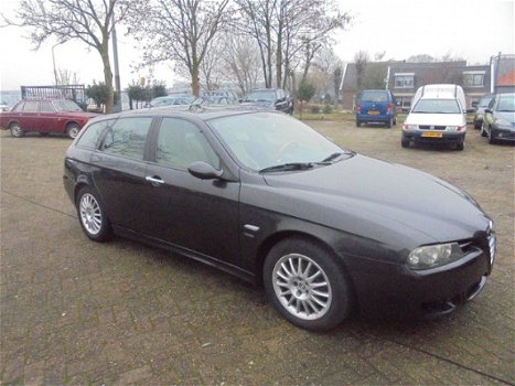 Alfa Romeo 156 Sportwagon - 1.9 JTD Distinctive station, bj05, leer, airco, netjes, rijd goed, apk 2 - 1