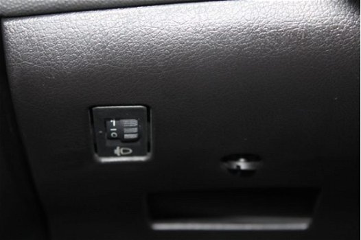 Peugeot 307 SW - 2.0 16V Pack 6 persoons, radio cd speler, cd wisselaar, airco, climate control, cru - 1