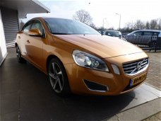 Volvo S60 - T6 AWD GEARTRONIC R-DESIGN