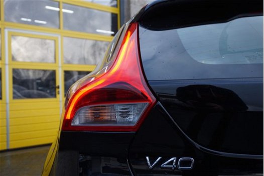 Volvo V40 - 2.0 D2 5drs R-Design Business BJ2015 Xenon | LED | LMV16