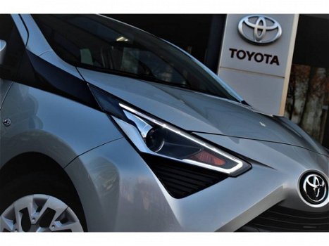 Toyota Aygo - 1.0 VVT-i x-play Apple Car Play LIM - 1