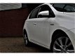 Toyota Auris - 1.8 Full Hybrid Lease Pro NL Auto Full Options - 1 - Thumbnail