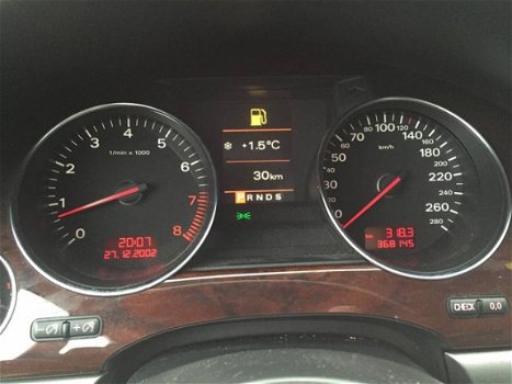 Audi A8 - 3.7 quattro - 1