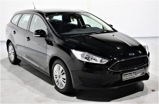 Ford Focus Wagon - 1.0 Trend 101pk Airco, Multifunctioneel stuur, Lendensteun - 1