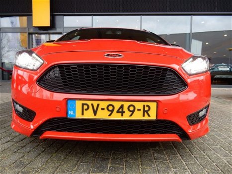 Ford Focus Wagon - 1.0 ST-Line NAVIGATIE / 18” LM SPORTVELGEN / PARKEERCAMERA / PARKEERSENSOREN - 1