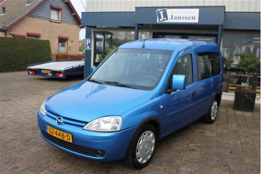 Opel Combo Tour - 1.4 16V Essentia 5-persoons, Airco, Trekhaak - 1