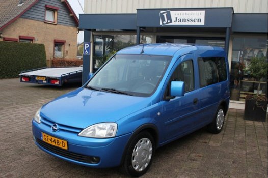 Opel Combo Tour - 1.4 16V Essentia 5-persoons, Airco, Trekhaak - 1