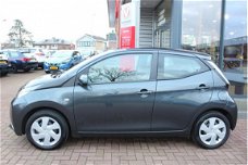 Toyota Aygo - 1.0 VVT-i 69pk 5D x-play Airco