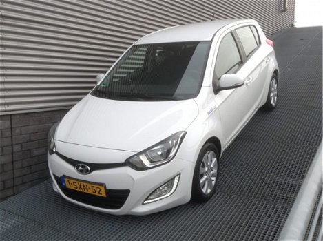 Hyundai i20 - 1.2i i-Deal | Airconditioning | Bluetooth | - 1