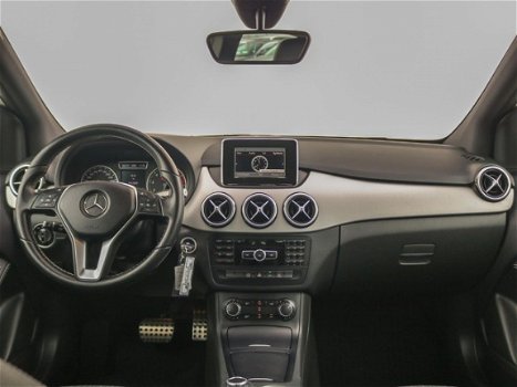 Mercedes-Benz B-klasse - B 180 Automaat | Xenon | Navi | Cruise Control | Trekhaak - 1