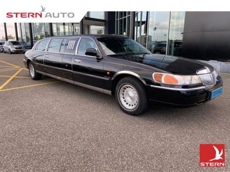 Lincoln Town Car - Executive Series Limousine ex BTW - 1