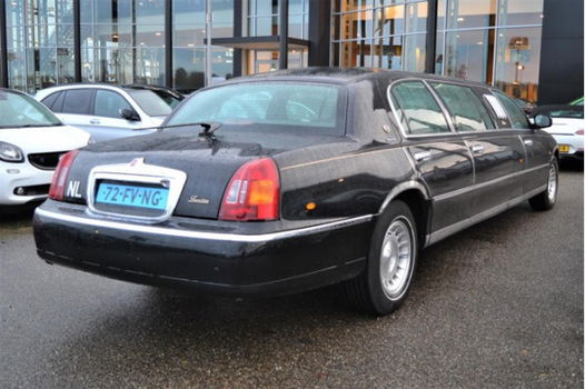 Lincoln Town Car - Executive Series Limousine ex BTW - 1