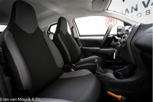 Toyota Aygo - 1.0 VVT-i x-fun 5-drs | AIRCO | BLUETOOTH | LED DAGRIJ | UNIEKE KM - 1