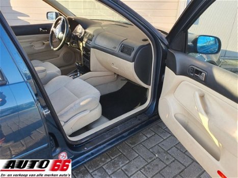 Volkswagen Golf - 2.0 Highline Automaat Cruise Control Apk tot 12-2020 (Inruil Mogelijk) (bj 2001) - 1