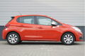 Peugeot 208 - 1.2 Like 5-DEURS AIRCO CRUISE BLUETOOTH ORANGE POWER SUPER DEMO DEAL FINANCIEREN AL VA - 1 - Thumbnail