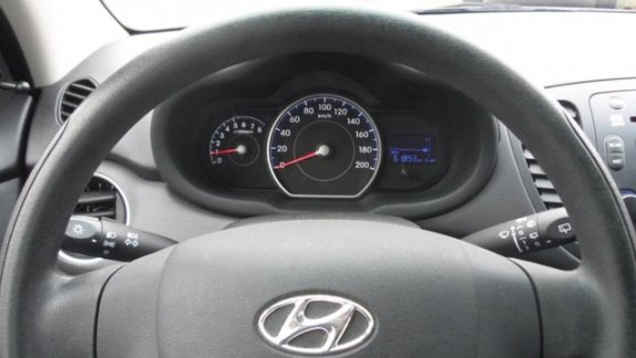 Hyundai i10 - 1.1 i-Drive Cool Airco 5 Drs 61.000Km NAP Trekhaak - 1