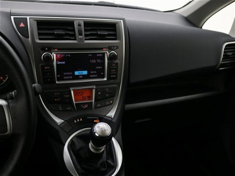 Toyota Verso S - 1.3 Dynamic | Navigatie | LM-velgen | Climate control | - 1