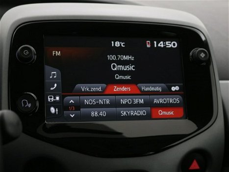 Toyota Aygo - 1.0 5drs X-Play | Apple CarPlay | Android Auto - 1