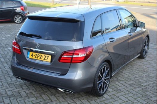 Mercedes-Benz B-klasse - 180 AUTOMAAT Ambition AMG PANO LEER NAVI XENON 127000KM - 1