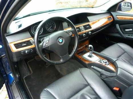 BMW 5-serie Touring - 520i Corporate Lease Business Line Edition I Automaat, Navi, NL Auto, Leer - 1