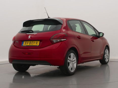 Peugeot 208 - 1.2 82pk Signature | Navigatie | Parkeersensoren | Airco | - 1