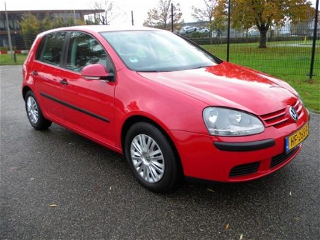 Volkswagen Golf - 1.6 FSI Trendline - 1