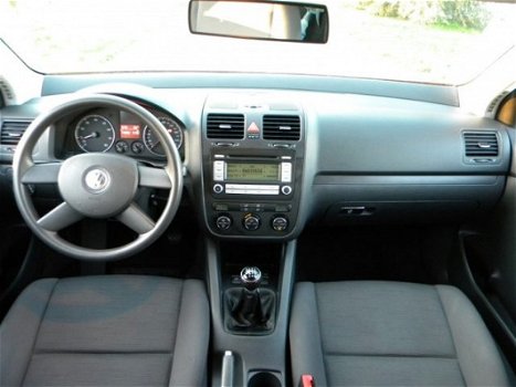 Volkswagen Golf - 1.6 FSI Trendline - 1