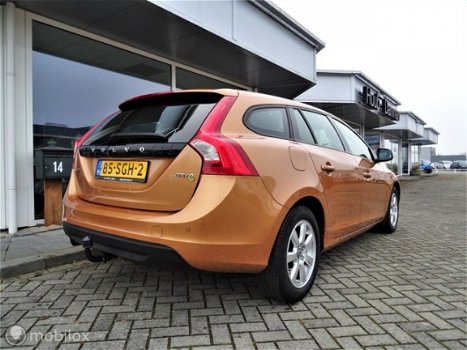 Volvo V60 - 1.6 DRIVe, Navigatie, Cruise, Clima, Trekhaak, PDC - 1