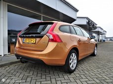 Volvo V60 - 1.6 DRIVe, Navigatie, Cruise, Clima, Trekhaak, PDC