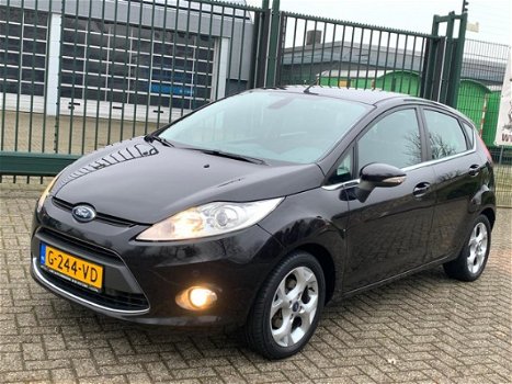 Ford Fiesta - 1.4 Titanium l CLIMA l PDC l STOELVERW l LMV - 1