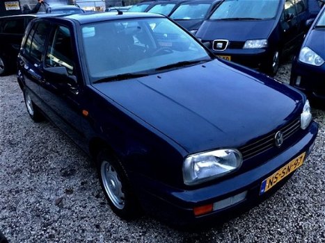 Volkswagen Golf - 1.6 Milestone - 1