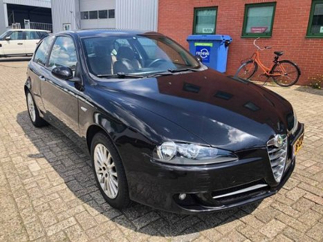 Alfa Romeo 147 - 1.6 T.Spark 16V Progression - 1