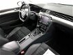 Volkswagen Passat Variant - 2.0 TDI Business Edition R Navigatie, Ecc, H. Leer, Lv - 1 - Thumbnail