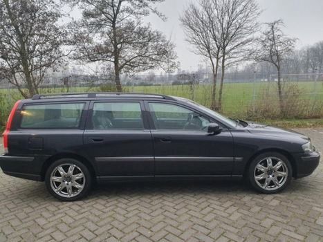 Volvo V70 - 2.4 Black Sapphire Edition II - LEDER - NETTE STAAT - 1