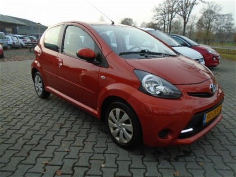 Toyota Aygo - 1.0 12V VVT-I COMFORT ORANGE - 1