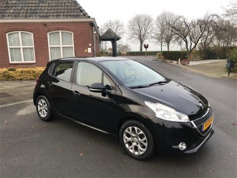 Peugeot 208 - 1.2 VTi Envy NAVIGATIE/ CLIMATE CONTROL 5 DEURS - 1