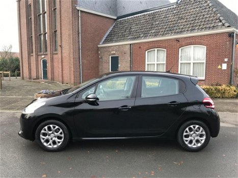 Peugeot 208 - 1.2 VTi Envy NAVIGATIE/ CLIMATE CONTROL 5 DEURS - 1