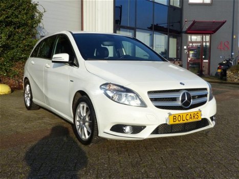 Mercedes-Benz B-klasse - 180 Ambition , Nieuw Mod., NAVI, Cruis, Inruil mog, - 1