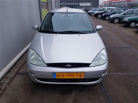 Ford Focus Wagon - 1.6-16V Trend - 1