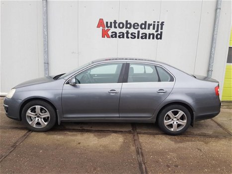 Volkswagen Jetta - 2.0 FSI Comfortline AUTOMAAT - 1