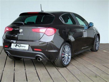 Alfa Romeo Giulietta - 1.7 TBi Quadrifoglio Verde 240PK QV | Navigatie | Schuifdak - 1