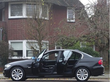 BMW 3-serie - 325d Executive / 200PK+ / I-drive *NAP - 1