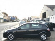 Opel Astra - 1.6 Essentia AUT/Cruise/5Dr/MFC/NAP/APK