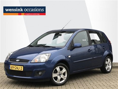 Ford Fiesta - 1.4-16V Futura XL | 45.000 Kmstand | Automatische airco | Parkeersensoren | Lichtmetal - 1