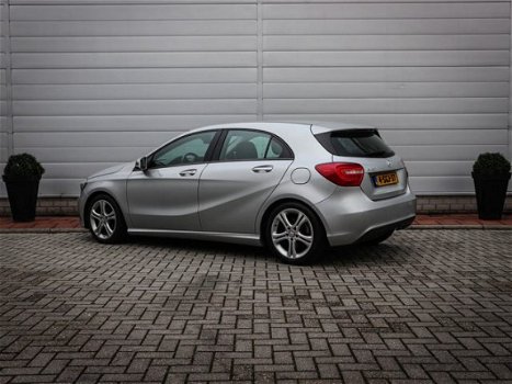 Mercedes-Benz A-klasse - 180 Edition Navigatie 4U3 | Clima | Cruise | Navi | Xenon | Pdc | 17 inch | - 1