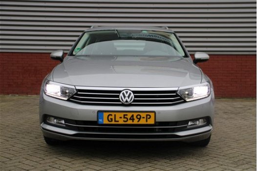 Volkswagen Passat Variant - 1.6 TDI Highline 120 PK Navigatie Cruise control Clima DSG PDC Ledverlic - 1