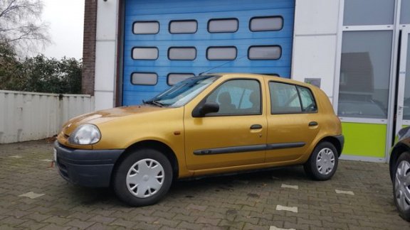 Renault Clio - 1.2 RN MAX Goud wat er blinkt 5 DRS - 1