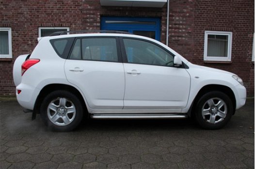 Toyota RAV4 - 2.2 D4D Linea Terra - 1