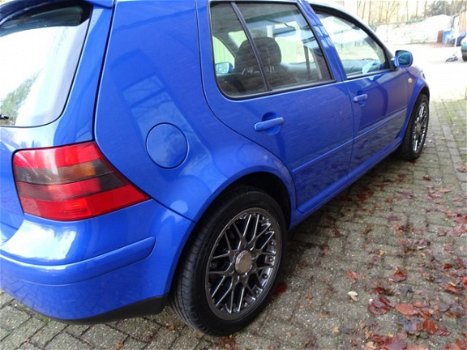 Volkswagen Golf - 2.0 - 1