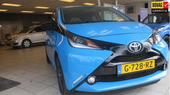 Toyota Aygo - 1.0 VVT-i x-play - 1